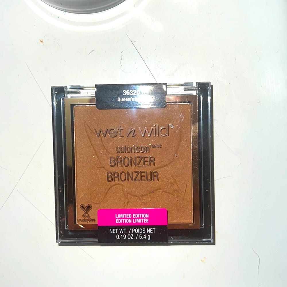 Wet n Wild colorICON Bronzer Limited Edition “Queen’s Land”
